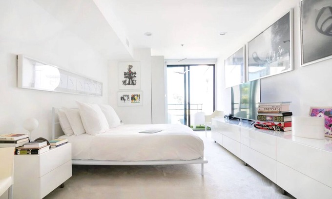 Ocean Park Condo | REDUCED LUXURY OCEANFRONT ART 2 LEVEL CONDO