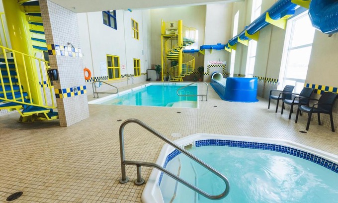 Clairmont Hotel | Redwood Inn & Suites