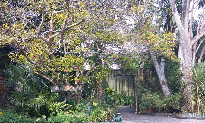 Levin Hotel | Redwood Lodge Motel