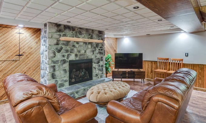 Reedsville House | Reedsville Retreat - Pool, Hot Tub & Fireplace!