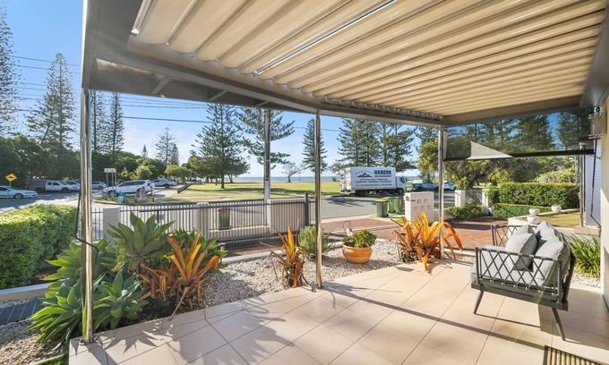 Scarborough Apartment | "Reef Point Retreat" - Scarborough Q 4020