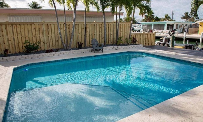 Little Venice House | Reel Deal ~ Private Pool Home, 76' Dock