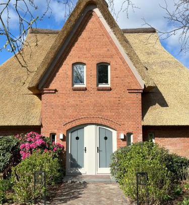 Tating House | Reetdach-Landhaus Mini Haubarg