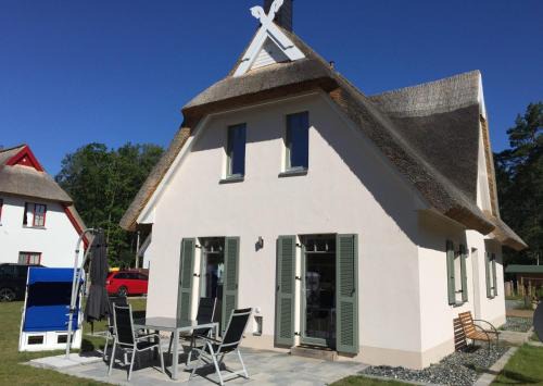 Glowe House | Reethaus Seeadler mit Sauna, Terrasse, Garten