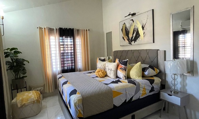 Portmore House | Refined luxury awaits you, where sophistication reigns with a Taste of Opulence!