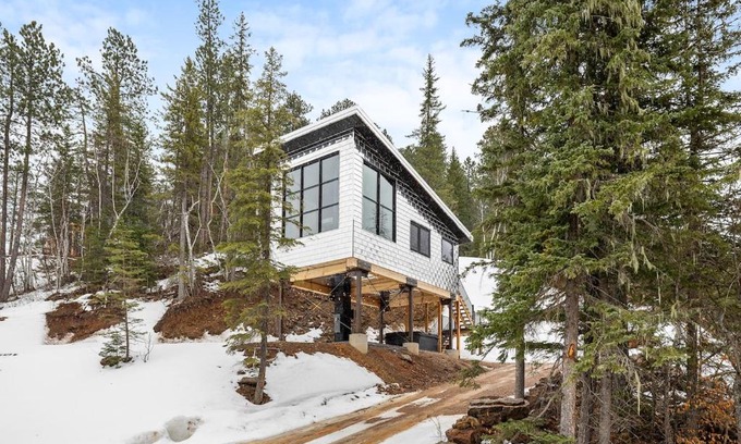 Lead House | Reflection Ridge