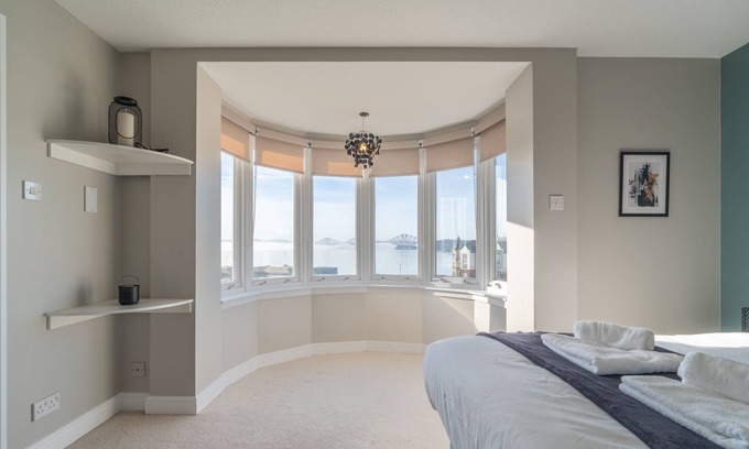 St. Davids Apartment | Refreshing Modern Apartment in Dunfermline