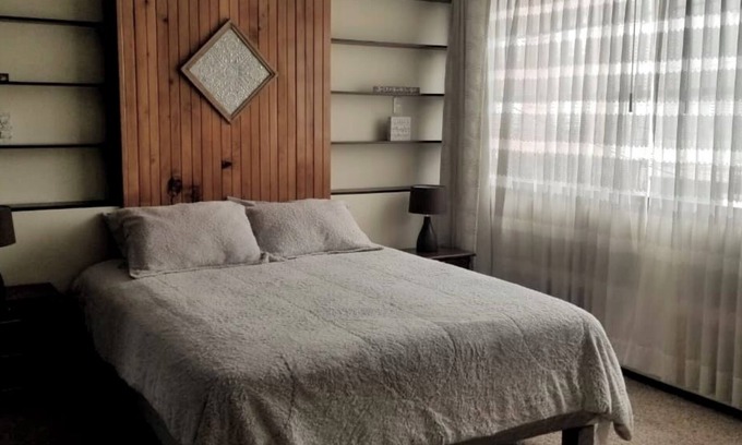 La Carolina Apartment | "REFUGIO DE PAZ” La Carolina park, w/Netflix!