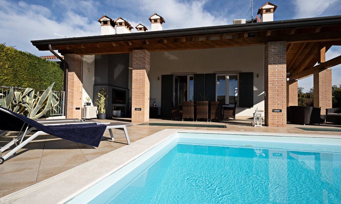 Montioni Villa | Regarda - "Villa Love" with private pool and huge porch