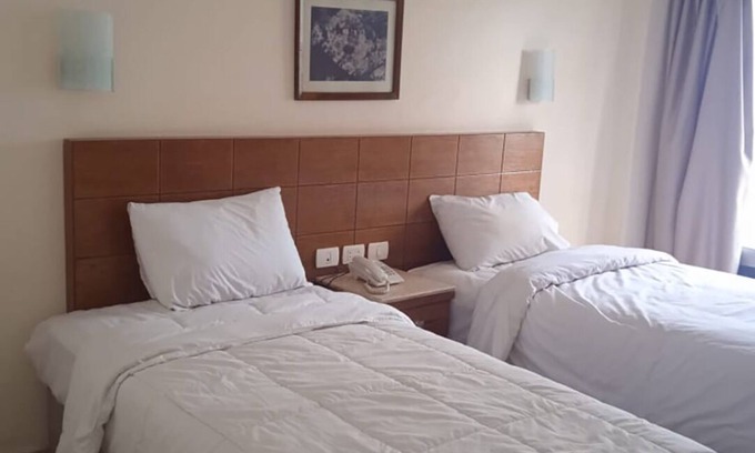 Al Duqqi Hotel | Regency Hotel