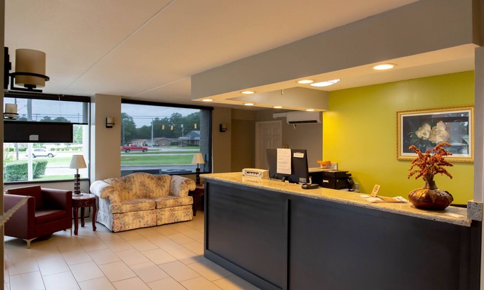 Monroeville Hotel | Regency Inn