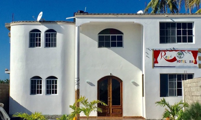 Les Cayes Hotel | Regi Hotel & Bar