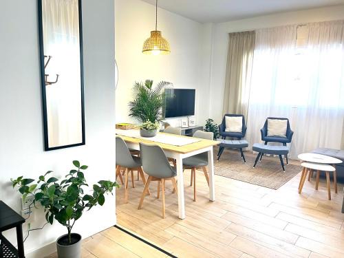 Capuchinos House | Regimiento 2, center, new, quite, parking on request, RG