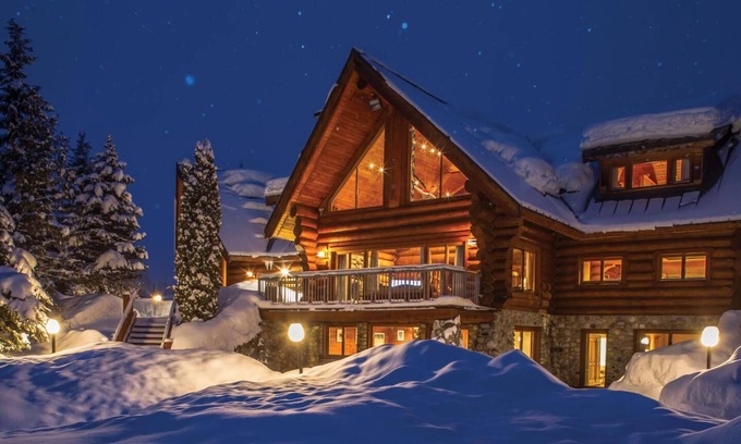 Blue River Hotel | Relax and Recharge - Luxury in the Mountains! Book your amazing summer getaway!