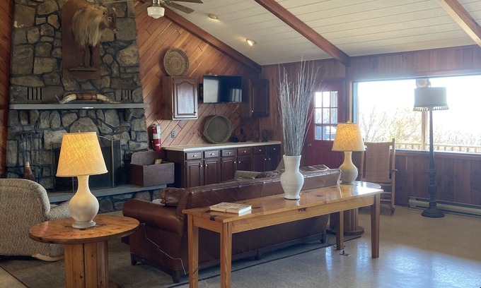 Union Dale House | Relax And Soak In The Views With Your Family And Friends.