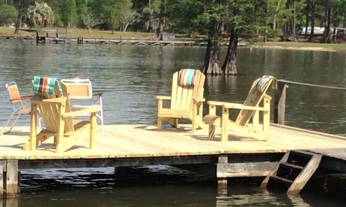 Russellville House | Relax at the Lakehouse with a Dock