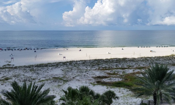 Fort Morgan Condo | Relax, At This Beautifully Decorated Condo With An Amazing View! Bristol 606.