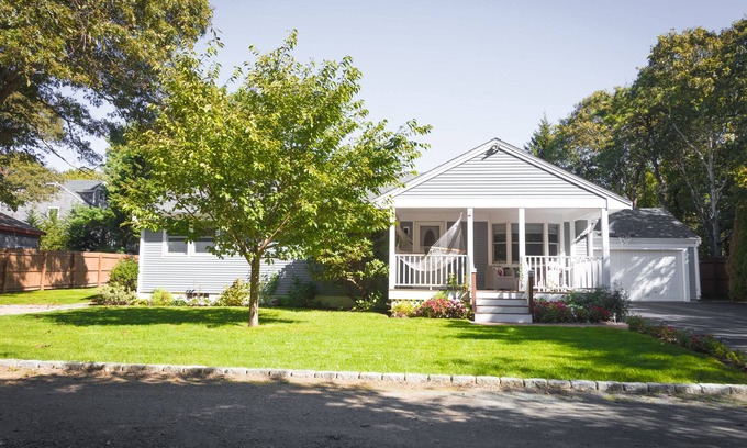 East Chop House | Relax by Oak Bluffs Harbor, enjoy your 3-bedroom East Chip retreat