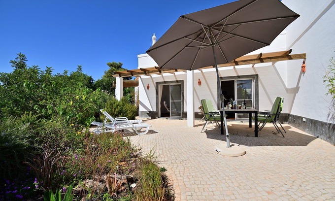 Olhao Apartment | Relax in a quiet, well-equipped apartment on a natural plot (2013).