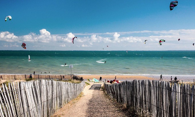 Sainte-Gemme-la-Plaine House | Relax in this small holiday home with swimming pool.