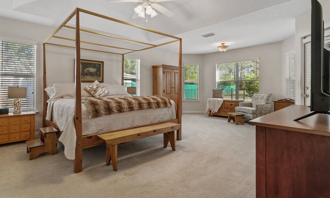 Middleburg House | Relax in our cozy 3 BR home with a spacious master suite with soaking tub, large yard, pool, BBQ