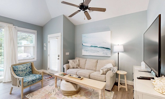 Corolla Light Condo | Relax in this inviting condo with pool