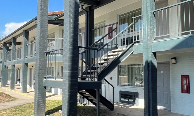 Channelview Hotel | Relax Inn