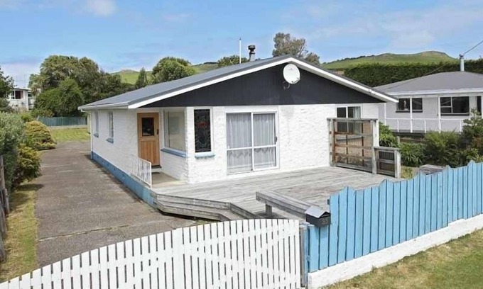 Riverton House | Relax on the Riviera