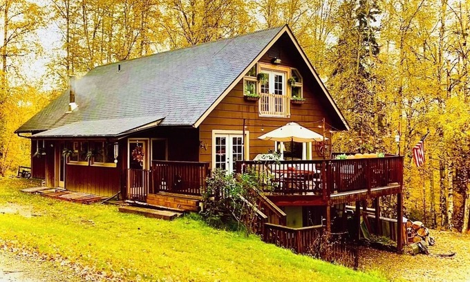 Fairbanks Other | Relax on this sweet little farm & enjoy Northern Lights from the deck!