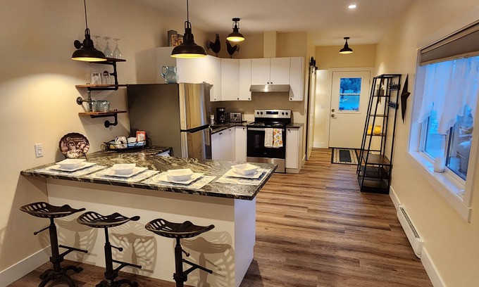 Vernon House | RELAX, REJUVENATE, PLAY!