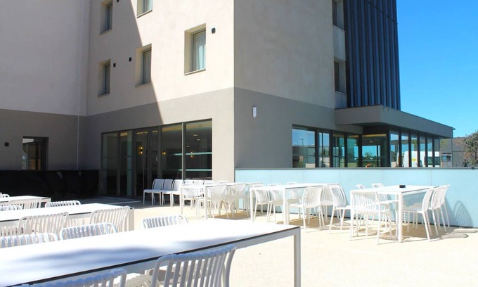 Signes Hotel | Relax & Revitalize in Cozy Unit w/Pool Near Nature Park & Attractions!