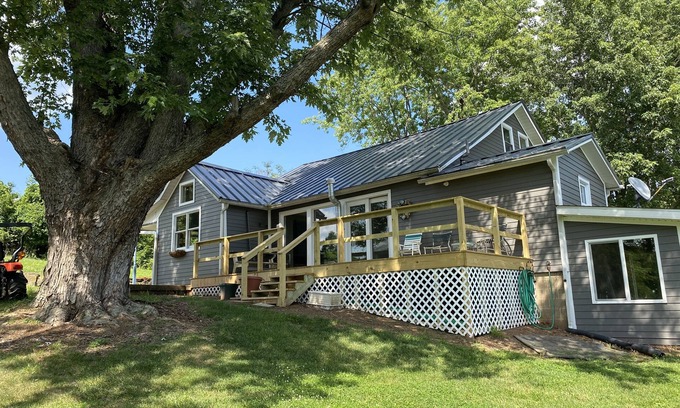 Wingett Run House | Relax with nature close to Historic Marietta and the Wayne National Forest.