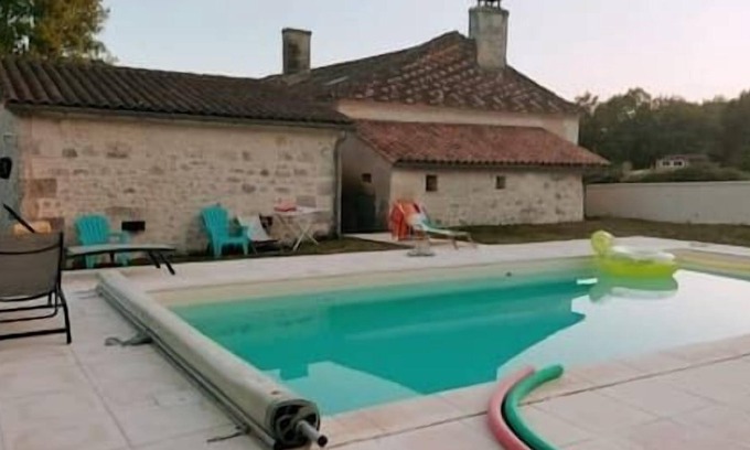 Bourg-des-Maisons Cottage | Relaxation in the Dordogne, Cozy house with swimming pool