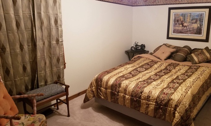 Groveton House | Relaxing 1386 square foot home. Cozy and clean but not the Hilton!
