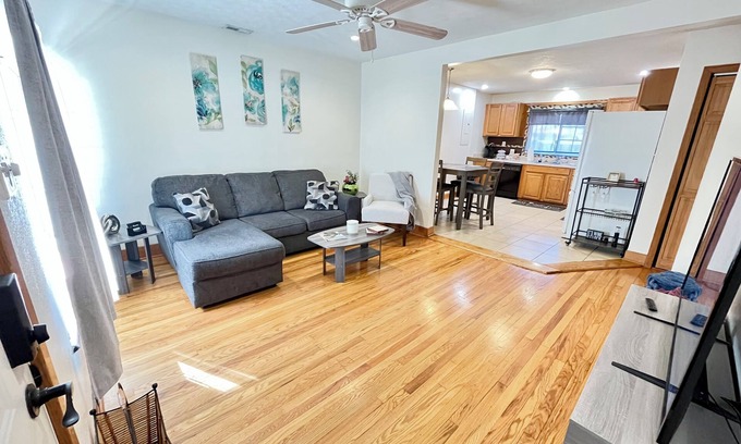 Cross Lanes Apartment | Relaxing 3-bedroom apartment with WiFi, AC in Crosslanes.