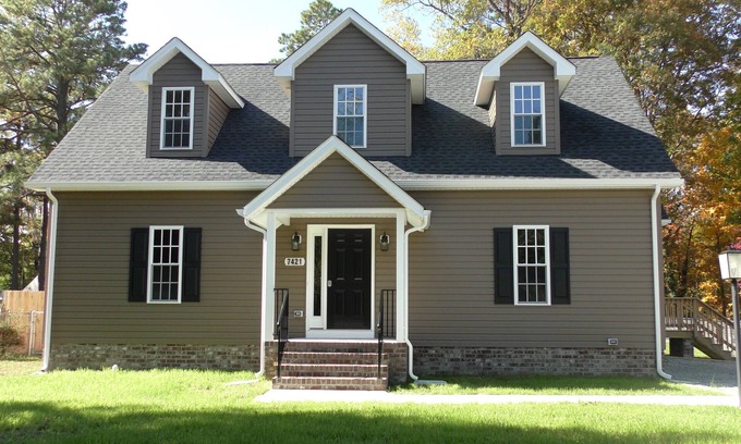 Mosby House | Relaxing 5 bdrm nice outdoor covered porch