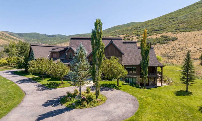 Daniel House | Relaxing 9,900 sqft 8B Rustic Estate on 40 acre Private Ranch with 2 Hot Tubs