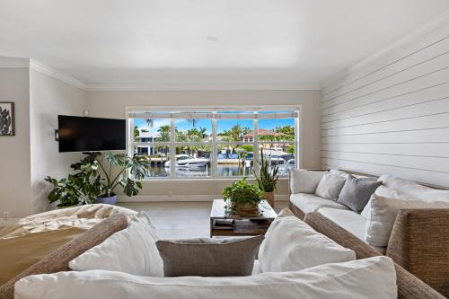 Hendricks and Venice Isles Apartment | Relaxing Beach Apt in las Olas Blvd