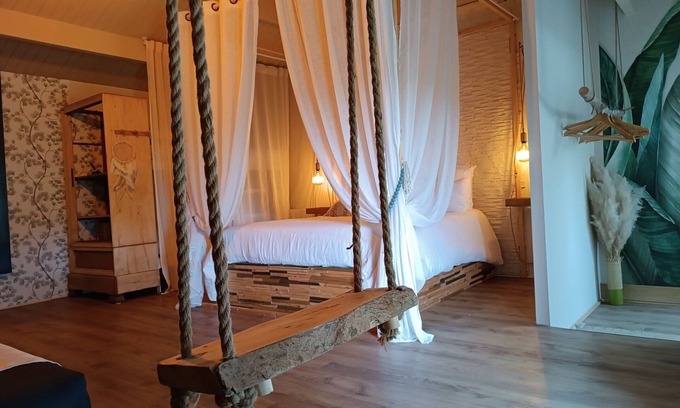 Sallertaine Cottage | "Relaxing Countryside Retreat with Spa, Garden, and Modern Amenities"