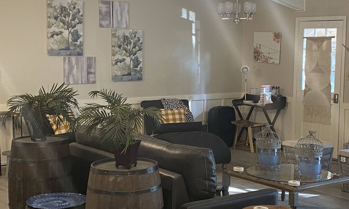 Tuscaloosa House | Relaxing Escape