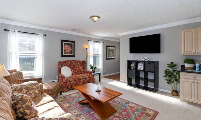 Monroe House | Relaxing home near Interstate 75