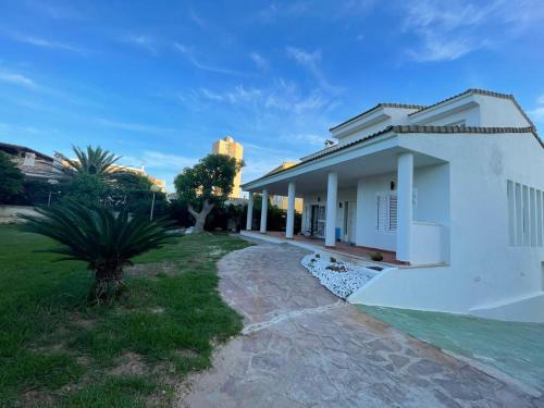 Pobles del Sud Ski Chalet | Relaxing house at the beach