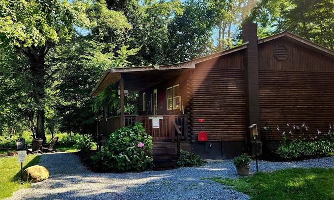 Tannersville House | Relaxing Mountain Getaway with excellent trout fishing