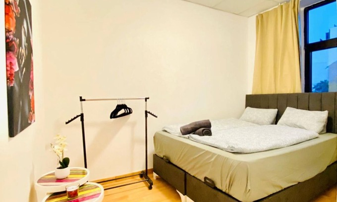 Liesing Apartment | Relaxing Private Room in a Shared Apartment