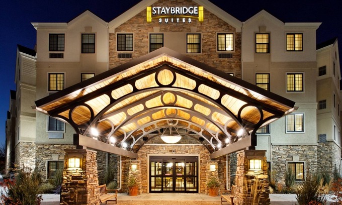 Rossford Condo | Relaxing Retreat Near Downtown Toledo | Fitness Center + Free Breakfast!