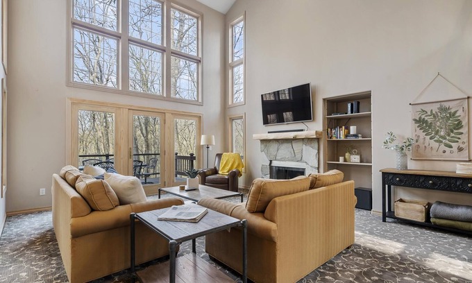 Birchwood Farms House | Relaxing Retreat - Close to Downtown Harbor Springs and Ski Resorts!