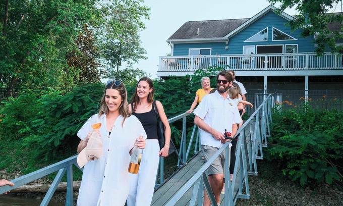 Bellevue House | Relaxing Riverfront Family Escape w/Private Dock