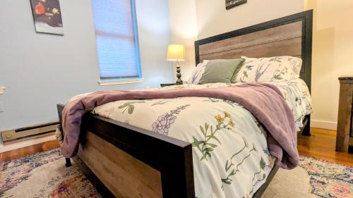 Cumberland House | Relaxing Rustic Oasis, Unit A - 6 minute walk to Downtown! Pet-friendly & Cyclists Welcome!