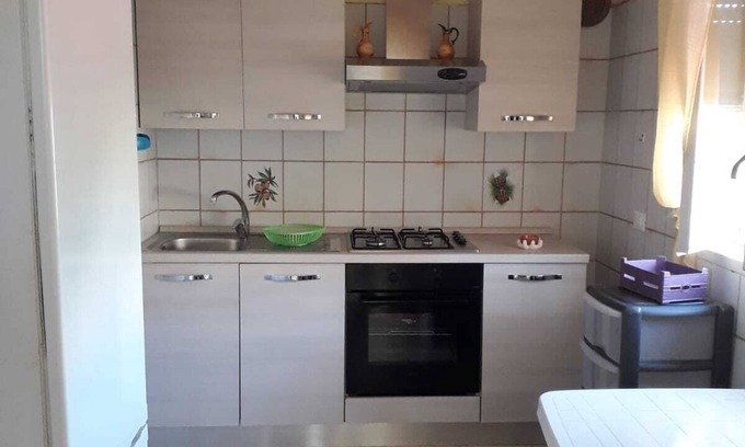Agnone Apartment | Relaxing sea house located 20 km from Ortigia and 15 km from the amusement park .