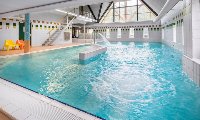 Hooghalen Ski Chalet | Relaxing Stay in Drenthe